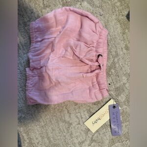 NWT l’oved baby organic muslin shorts 0-3mo